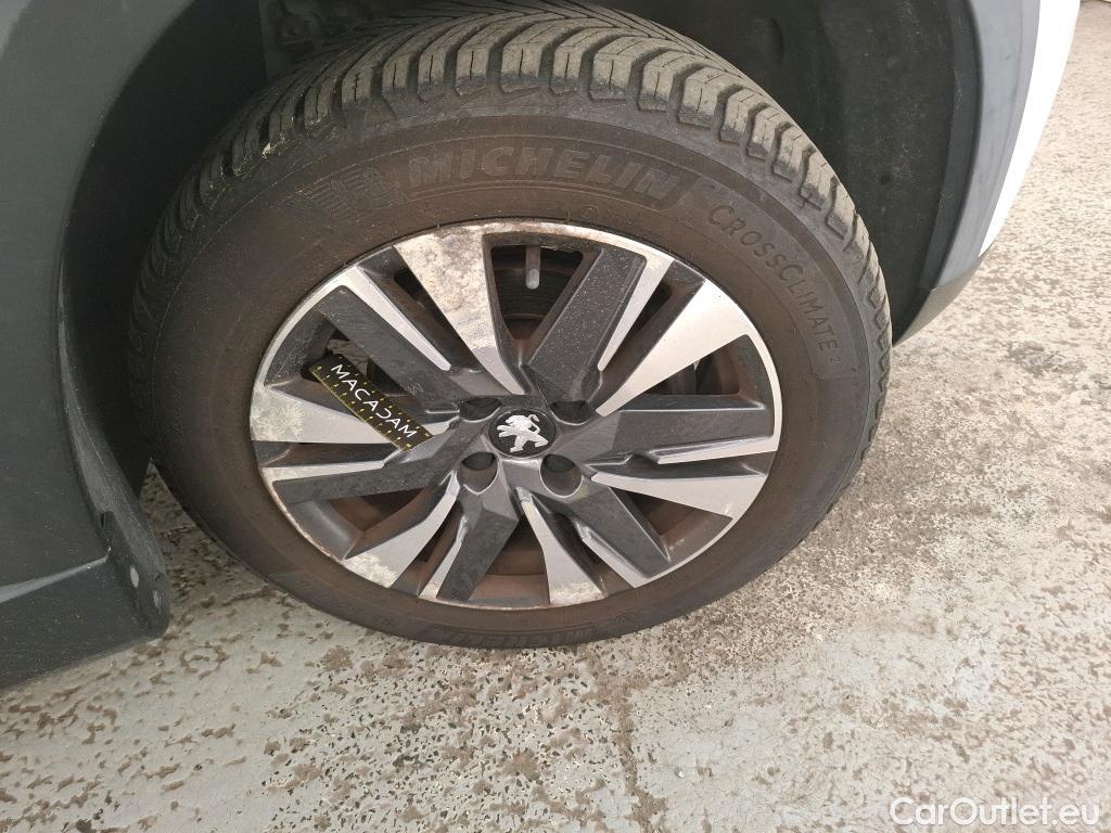  Peugeot  2008  Allure Business 1.2 PureTech 130CV BVM6 E6dT #20