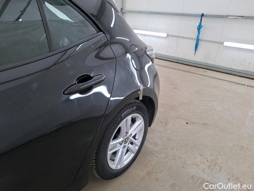 Toyota  Corolla TOYOTA  / 2018 / 5P / Berline Hybride 122h Dynamic Business Supp Lomb #50
