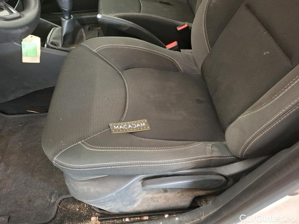  Renault  Clio  IV Air MediaNav 1.5 dCi 75CV BVM5 E6 #8