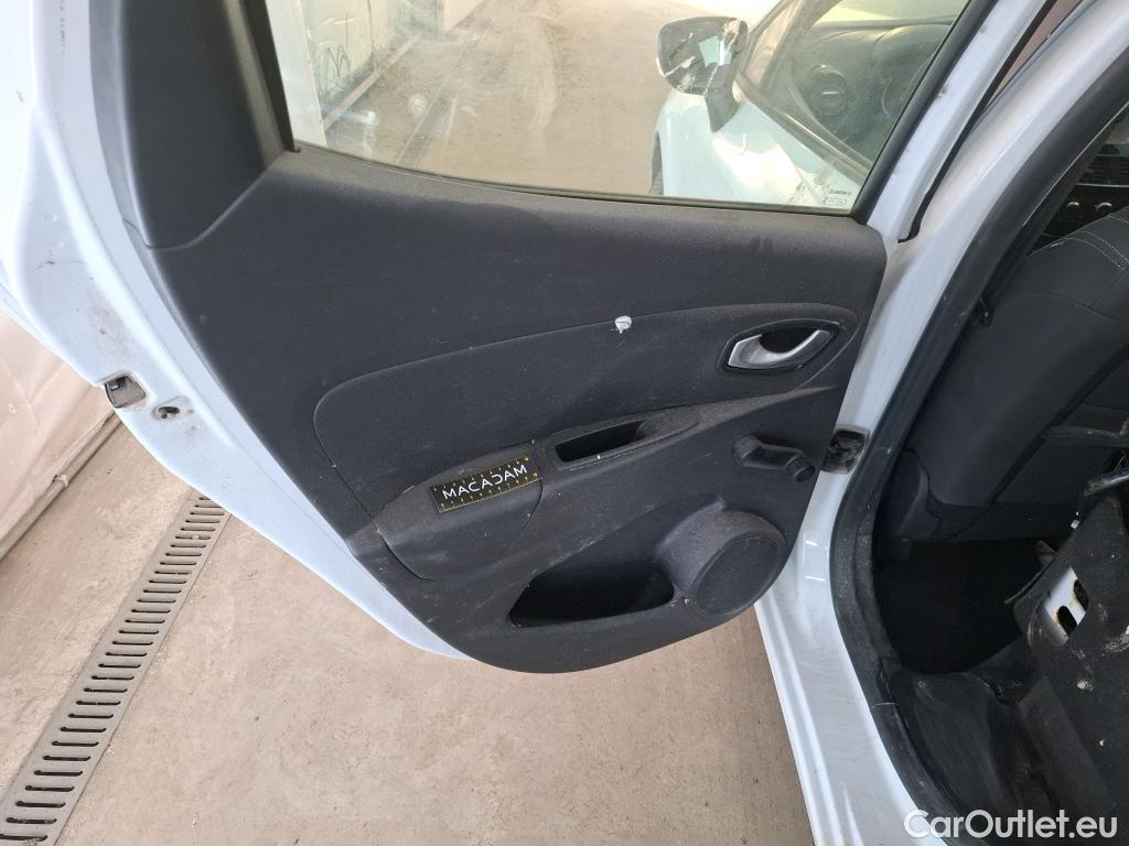  Renault  Clio  IV Air MediaNav 1.5 dCi 75CV BVM5 E6 #32