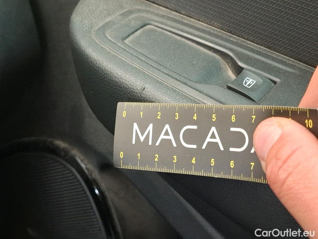  Renault  Clio  IV Air MediaNav 1.5 dCi 75CV BVM5 E6 #61