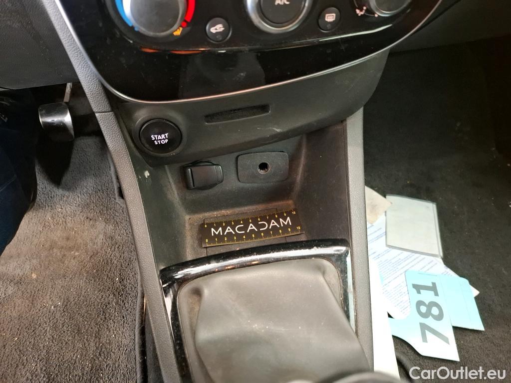  Renault  Clio  IV Air MediaNav 1.5 dCi 75CV BVM5 E6 #36