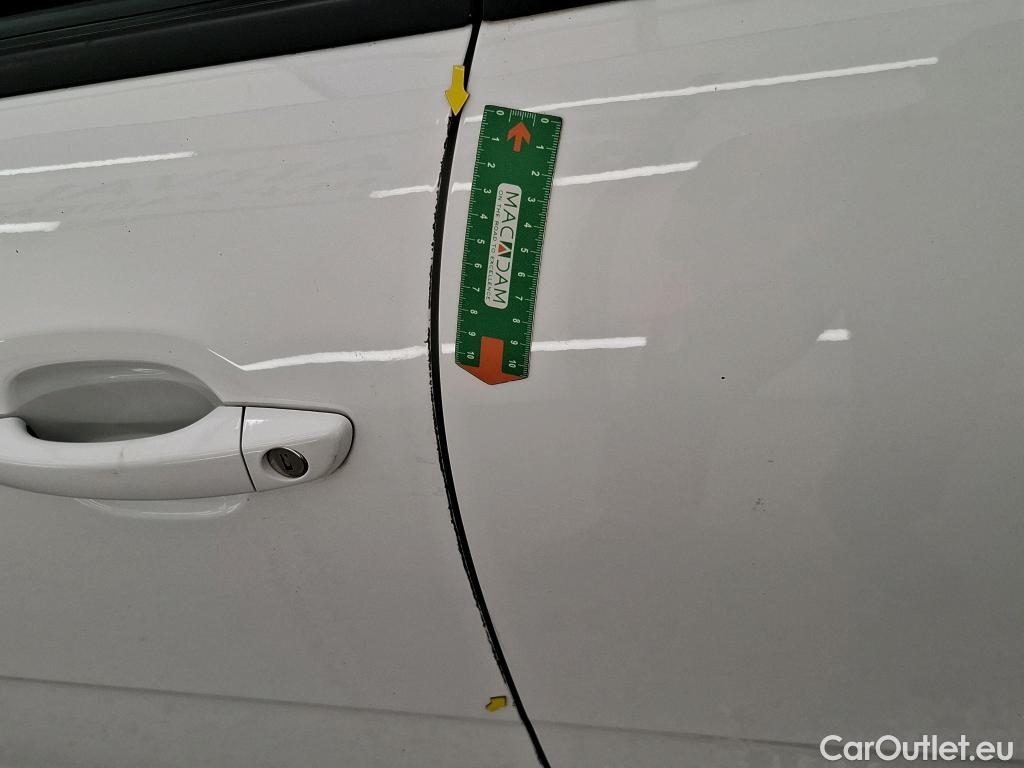  Citroen  C3  Société Feel Nav 1.2 PureTech 80CV BVM5 E6d #3