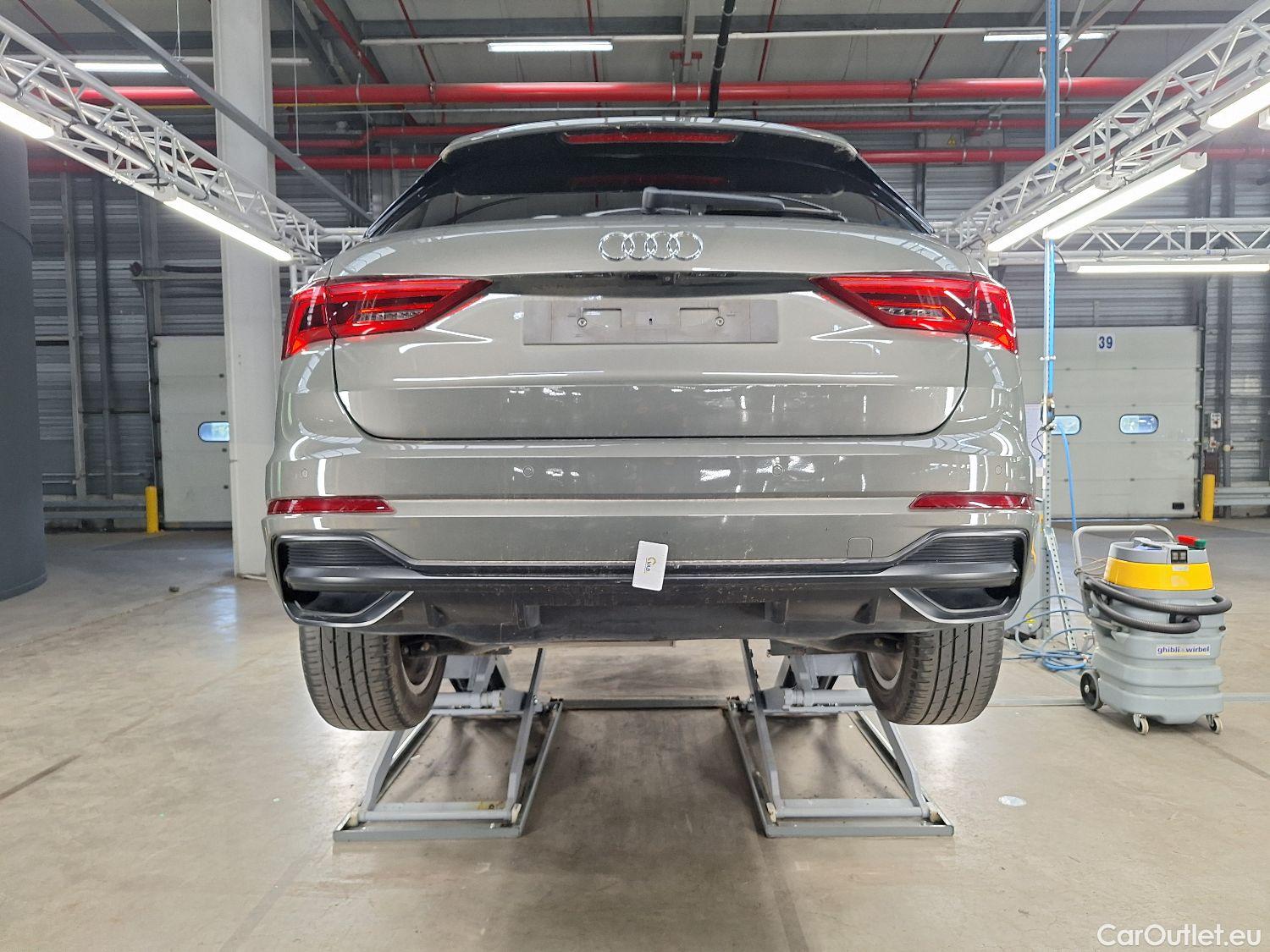  Audi  Q3 Audi,  '18, Audi  35 TDI S tronic S line Business Edition 5d #15