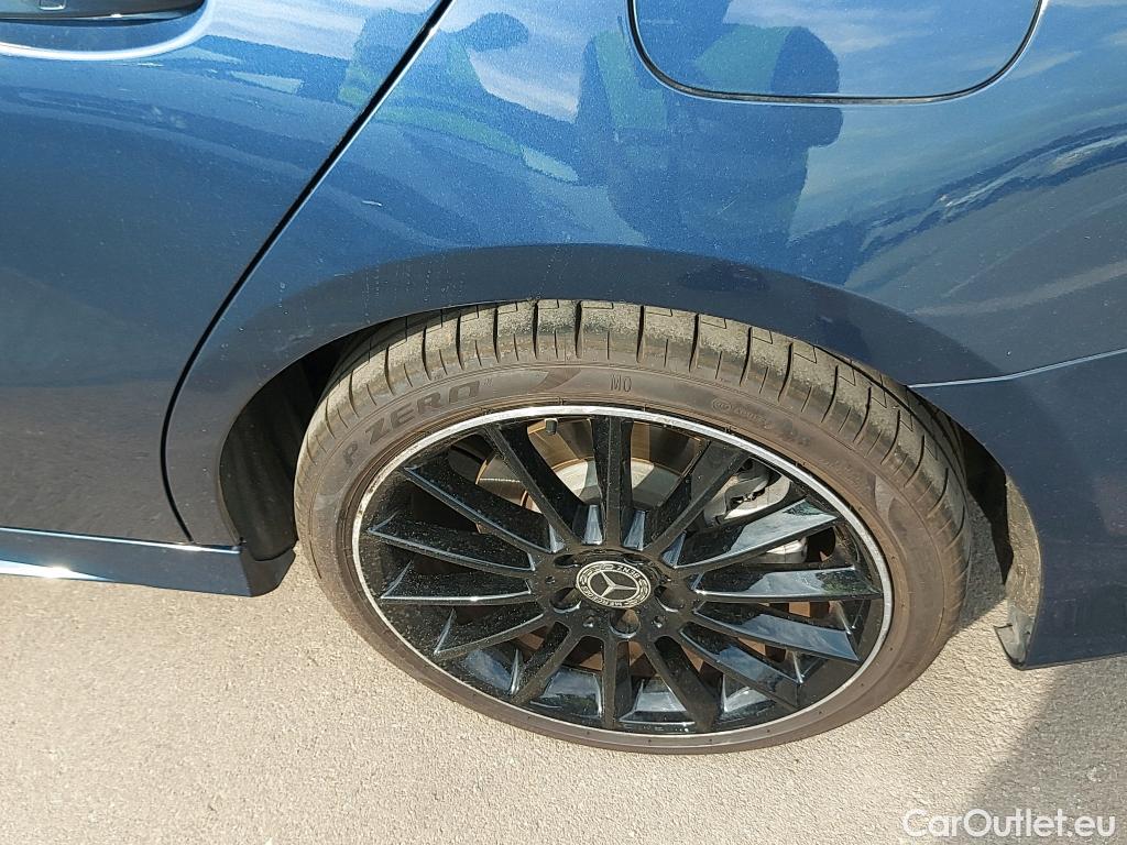  Mercedes  A-Klasse Clase A Sedán A 250 e (177.186)Premium-Pack 1.3 AMG Line 215CV AT8 E6d #4