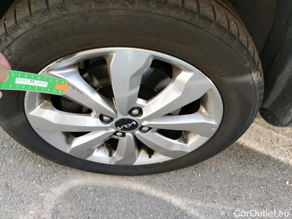  KIA  STONIC KIA  / 2017 / 5P / todoterreno 1.0 T-GDi 74kW MHEV iMT Concept Plus(SL)(SP) #6