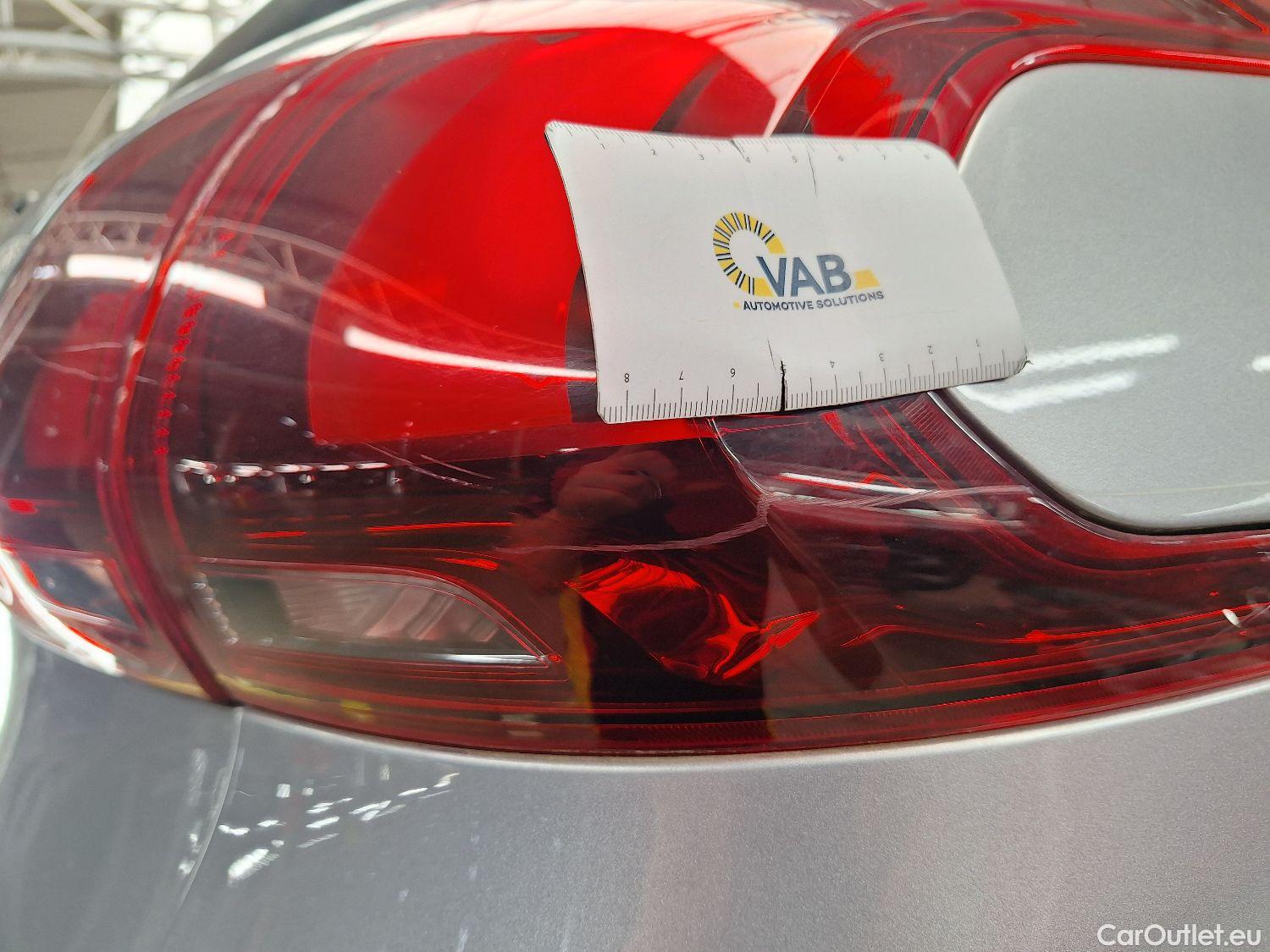  Peugeot  2008 Peugeot,  FL'16, Peugeot  1.2 Puretech 61kW S&S Active 5d #16