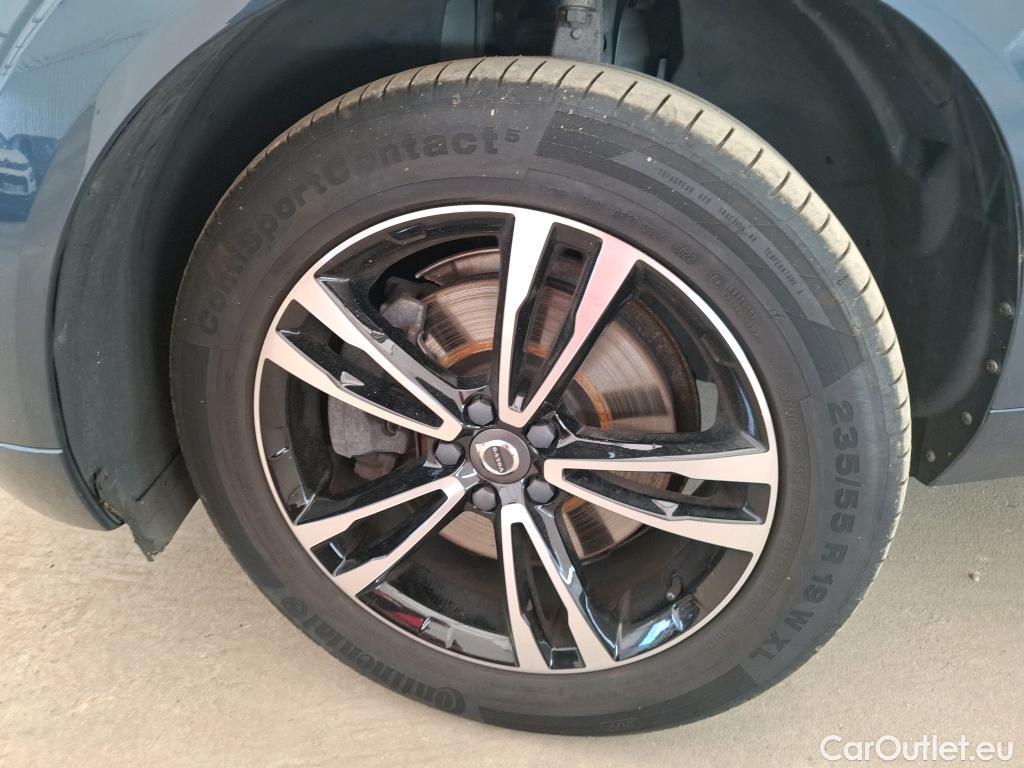  Volvo  XC60  Momentum Plug-In Hybrid AWD 2.0 T8 Twin Engine 390CV BVA8 E6dT #8
