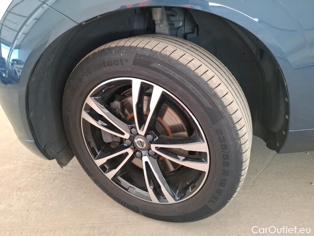  Volvo  XC60  Momentum Plug-In Hybrid AWD 2.0 T8 Twin Engine 390CV BVA8 E6dT #7