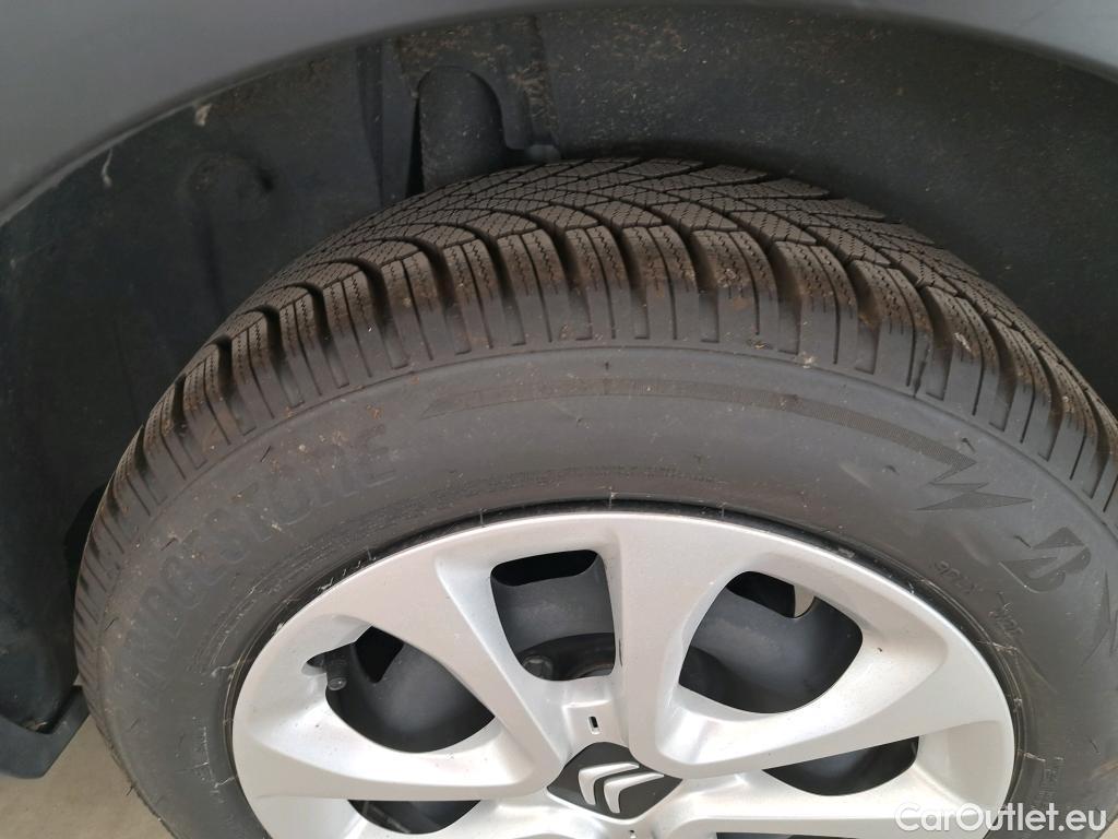  Citroen  C3  Feel Business 1.2 PureTech 80CV BVM5 E6d #17