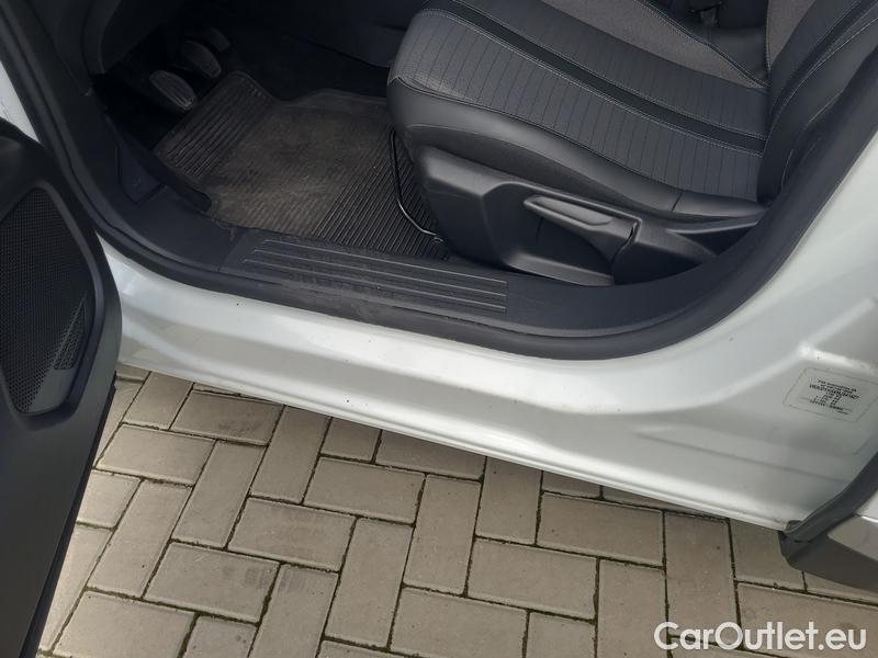  Peugeot  2008  (P1) (2019)  1.5BHDi 100 Allure #14