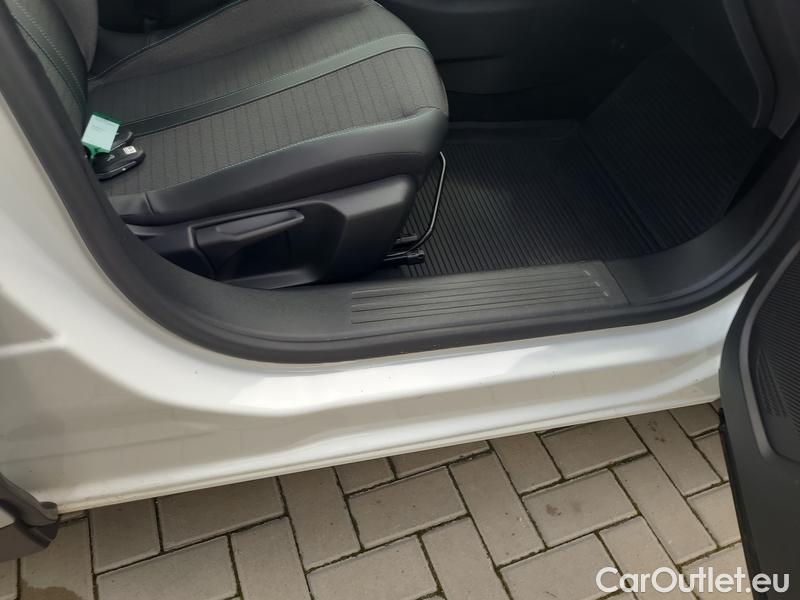  Peugeot  2008  (P1) (2019)  1.5BHDi 100 Allure #6