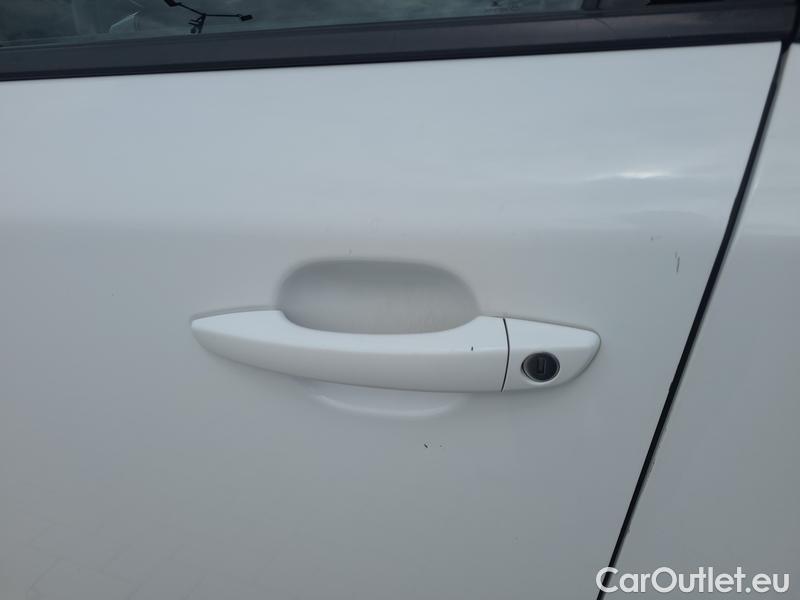  Peugeot  2008  (P1) (2019)  1.5BHDi 100 Allure #13