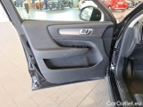  Volvo  XC 40 VOLVO XC40 / 2017 / 5P / SUV T3 AUTOMATICO MOMENTUM PRO #122