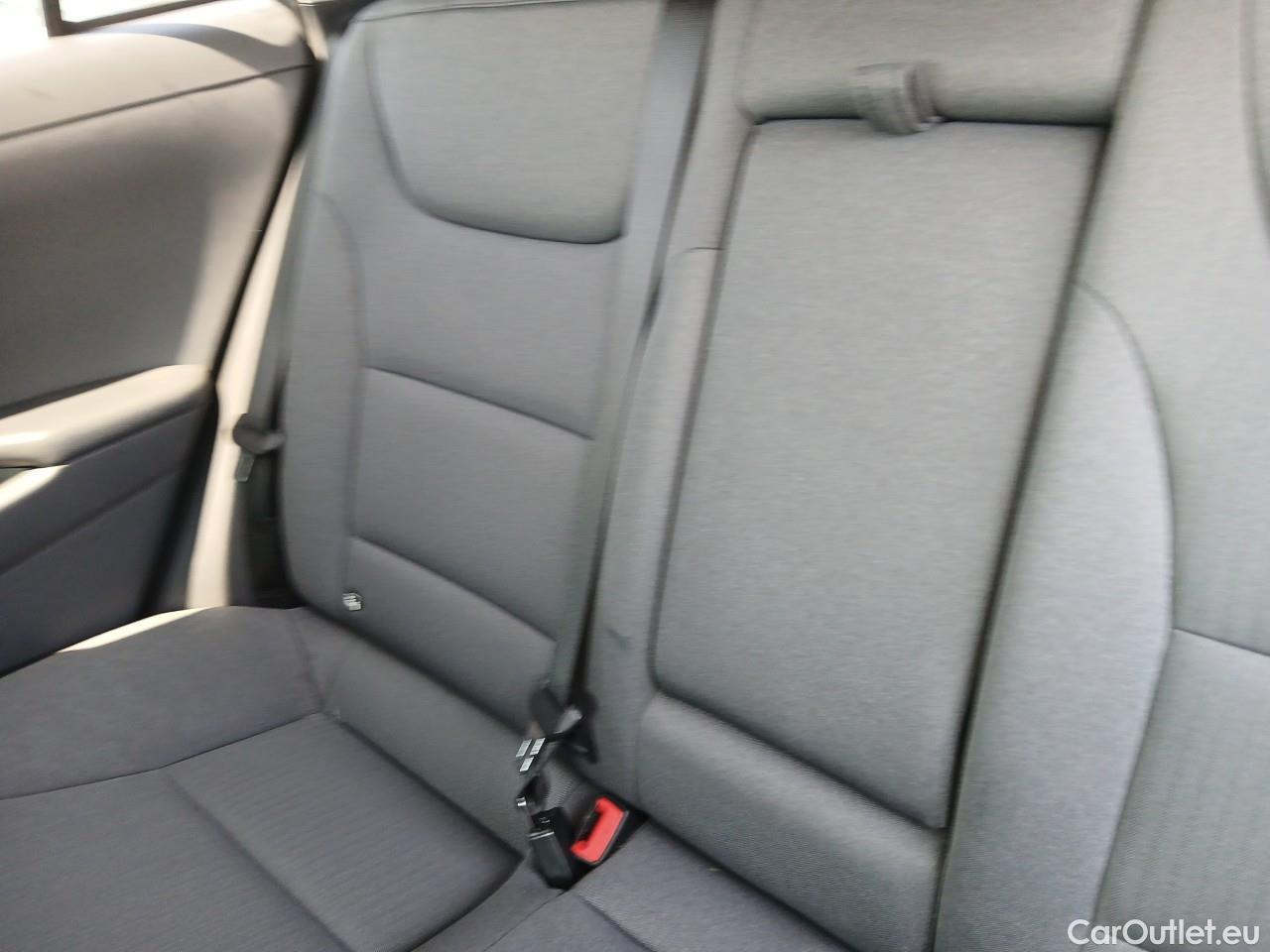  Hyundai   Ioniq HYUNDAI / 2019 / 5P / berlina con portón 1.6 GDI PHEV Tecno DCT #9