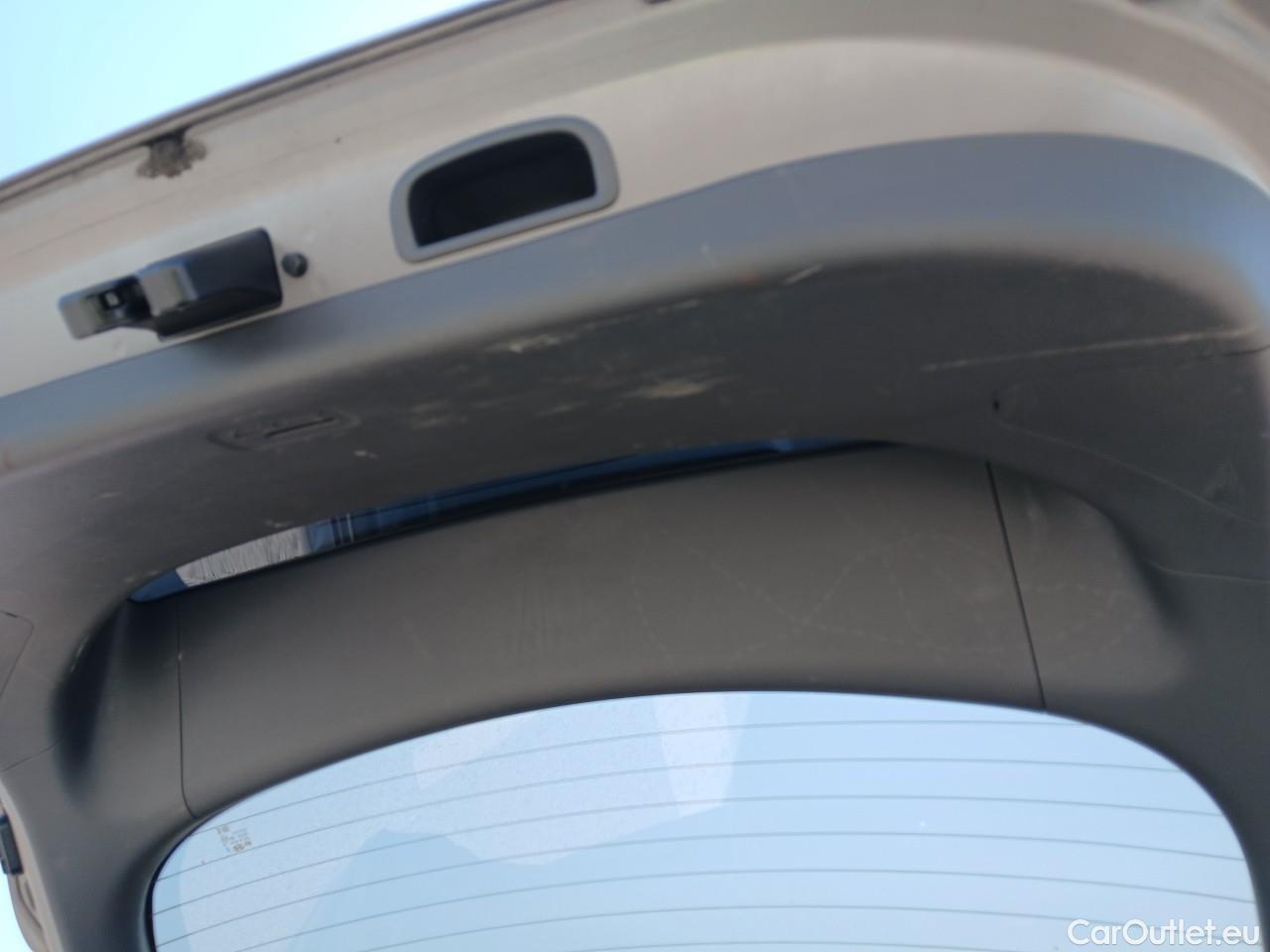  Hyundai   Ioniq HYUNDAI / 2019 / 5P / berlina con portón 1.6 GDI PHEV Tecno DCT #5