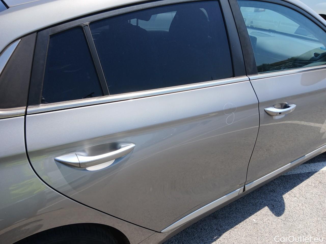  Hyundai   Ioniq HYUNDAI / 2019 / 5P / berlina con portón 1.6 GDI PHEV Tecno DCT #34