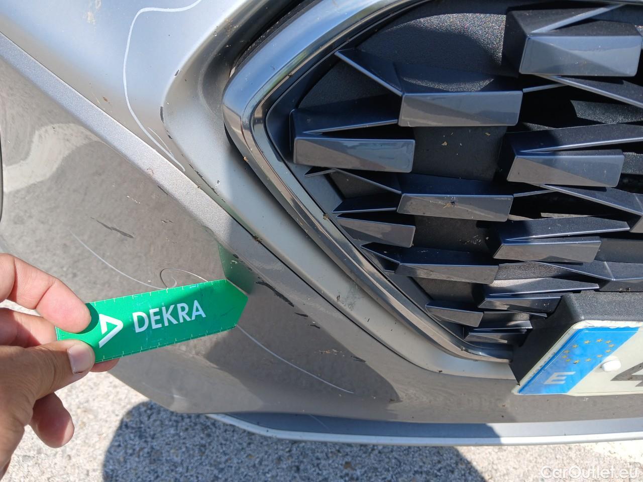 Hyundai   Ioniq HYUNDAI / 2019 / 5P / berlina con portón 1.6 GDI PHEV Tecno DCT #17