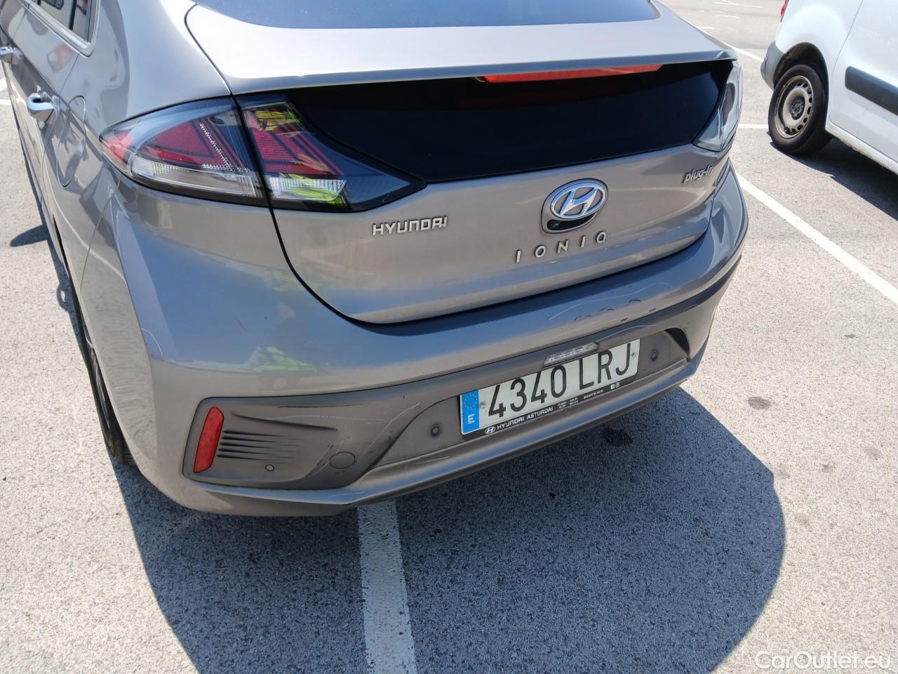  Hyundai   Ioniq HYUNDAI / 2019 / 5P / berlina con portón 1.6 GDI PHEV Tecno DCT #29