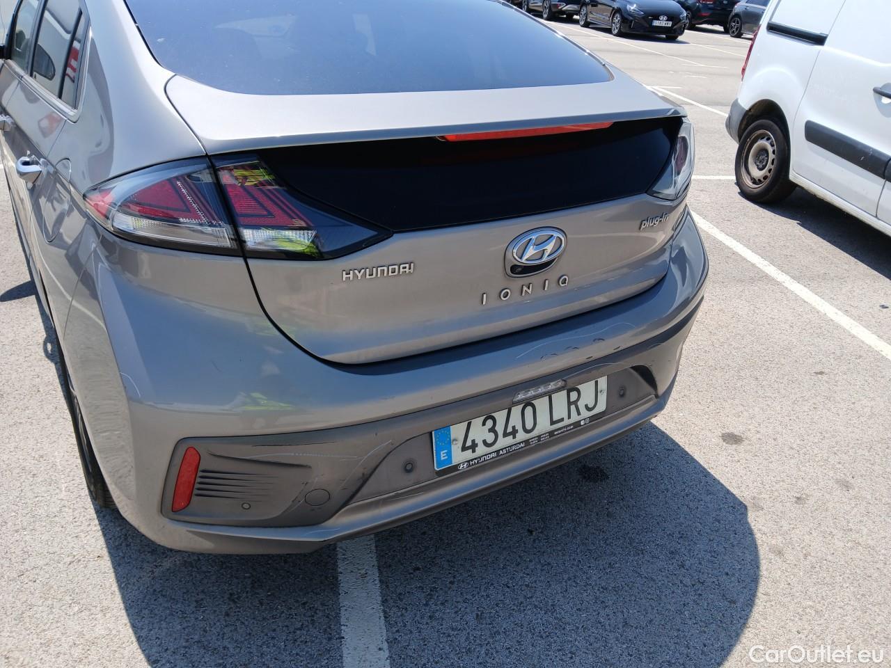  Hyundai   Ioniq HYUNDAI / 2019 / 5P / berlina con portón 1.6 GDI PHEV Tecno DCT #32