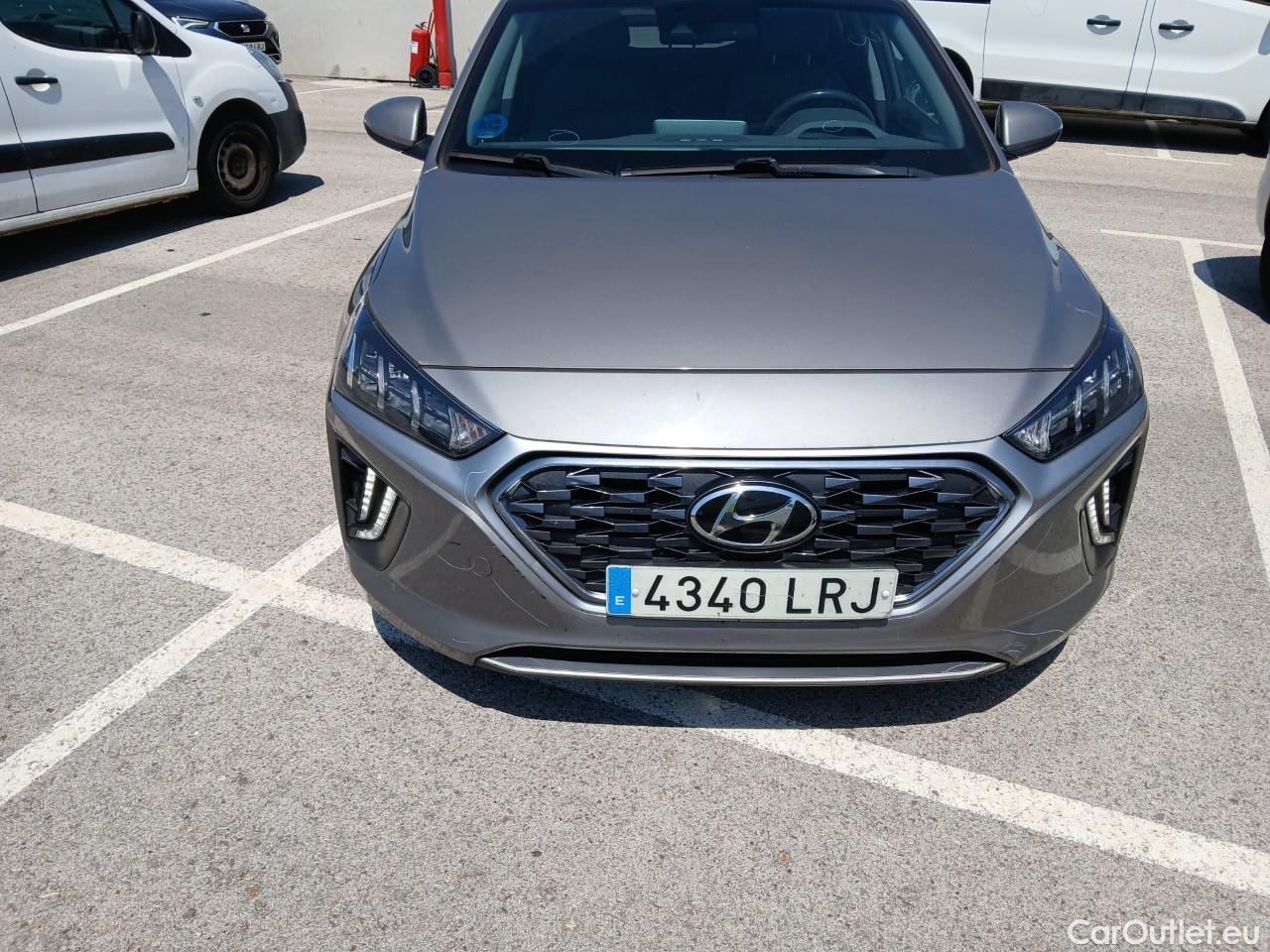  Hyundai   Ioniq HYUNDAI / 2019 / 5P / berlina con portón 1.6 GDI PHEV Tecno DCT #19