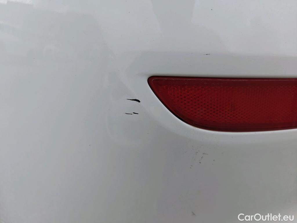  Hyundai  Tucson HYUNDAI  / 2018 / 5P / todoterreno 1.6 CRDI 85kW (116CV) 48V SLE 4X2(SP)(SL) #21