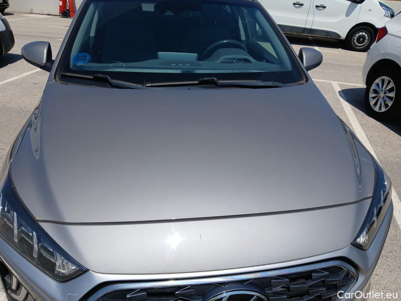  Hyundai   Ioniq HYUNDAI / 2019 / 5P / berlina con portón 1.6 GDI PHEV Tecno DCT #23