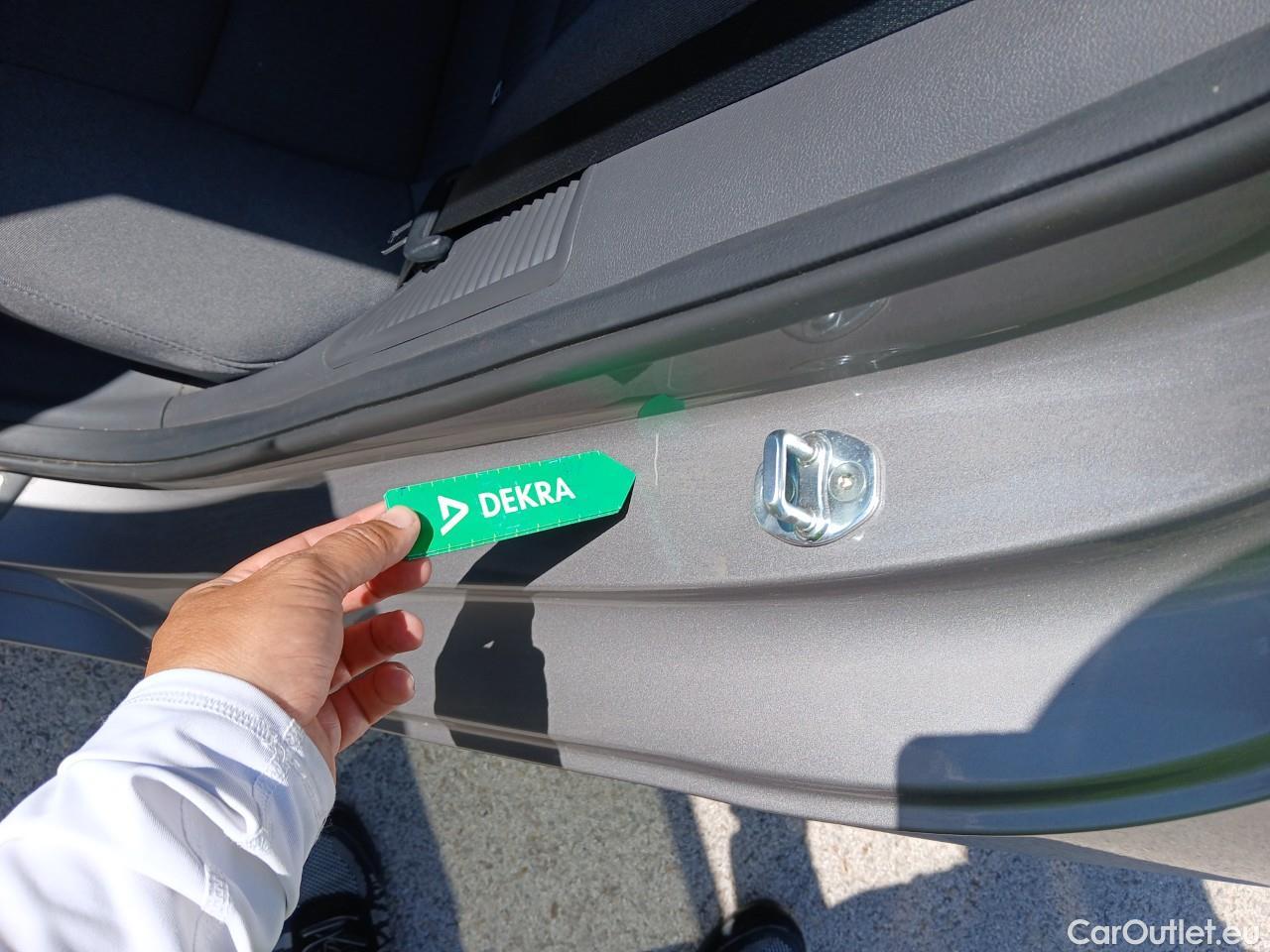  Hyundai   Ioniq HYUNDAI / 2019 / 5P / berlina con portón 1.6 GDI PHEV Tecno DCT #6