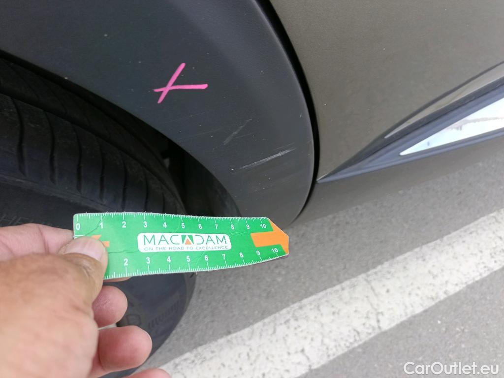  Peugeot  5008  GT 1.5 HDi 130CV AT8 7 Plazas E6d #40