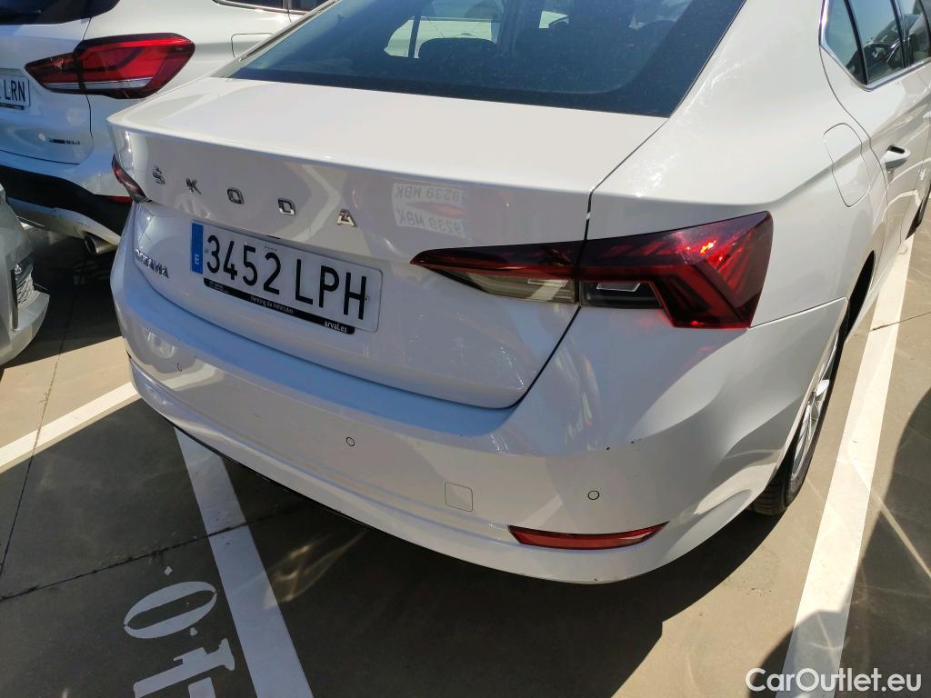  Skoda  Octavia  Berlina Ambition 2.0 TDI 150CV MT6 E6d #15