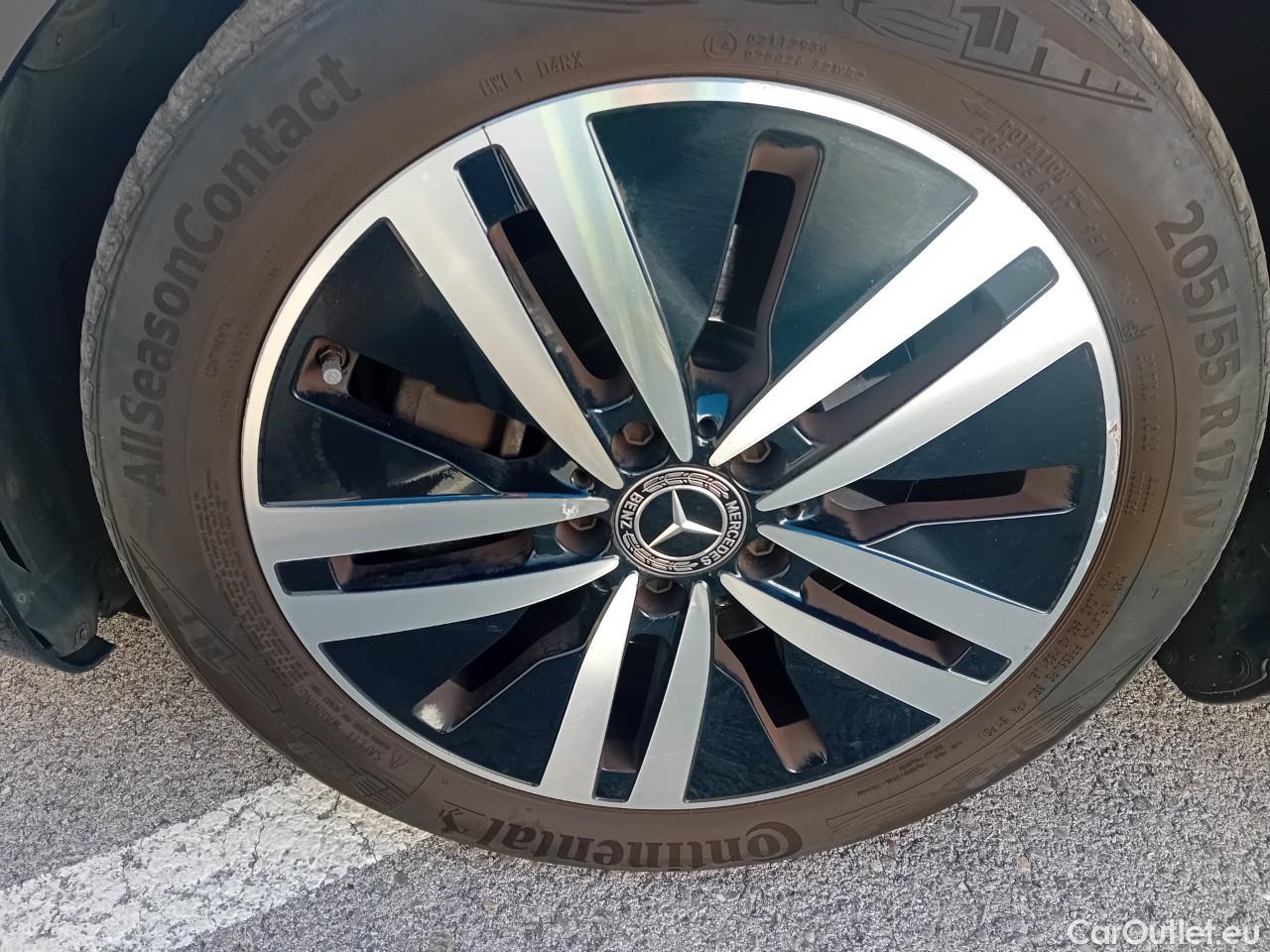  Mercedes  A-Klasse Clase A A 200 d (177.012) 150CV AT8 E6d #13