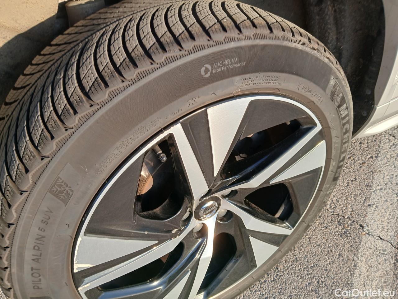  Volvo  XC90  R Design AWD 2.0 B5 235CV AT8 E6dT #39