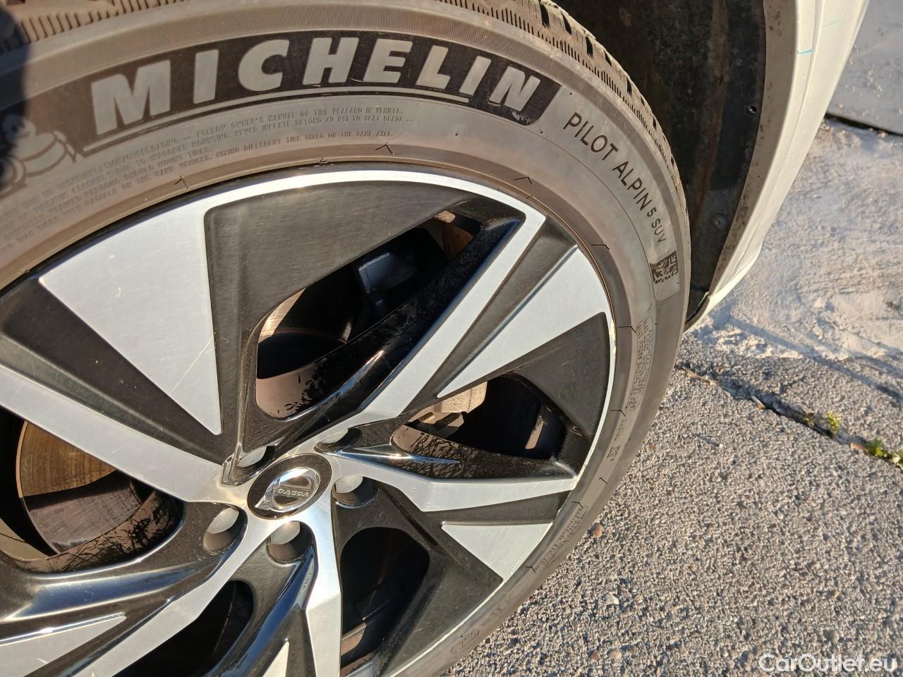  Volvo  XC90  R Design AWD 2.0 B5 235CV AT8 E6dT #48