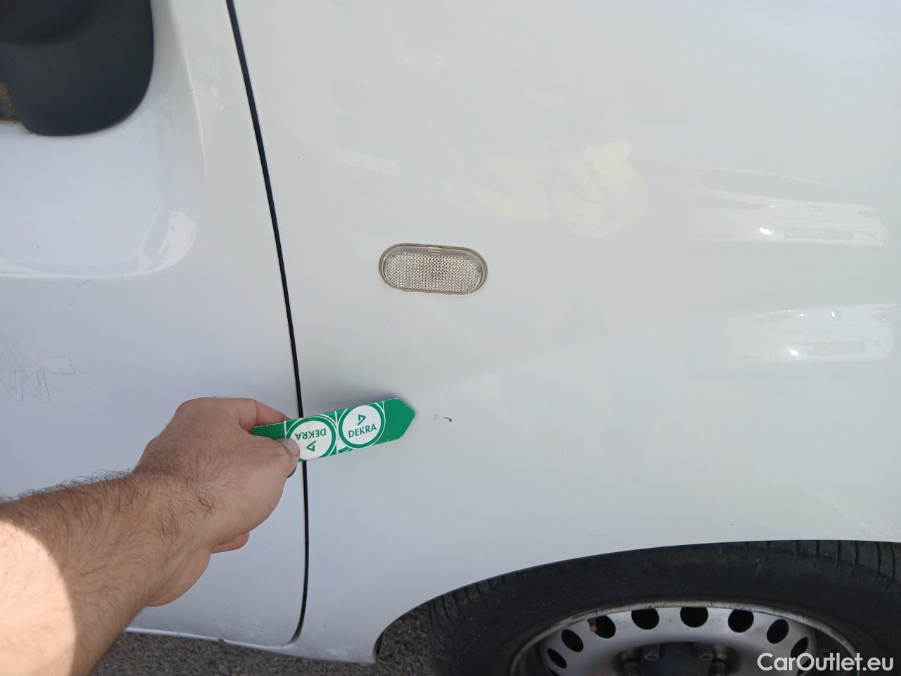  Renault  Kangoo  II Furgón Professional 1.5 dCi 95CV MT6 E6dT #32
