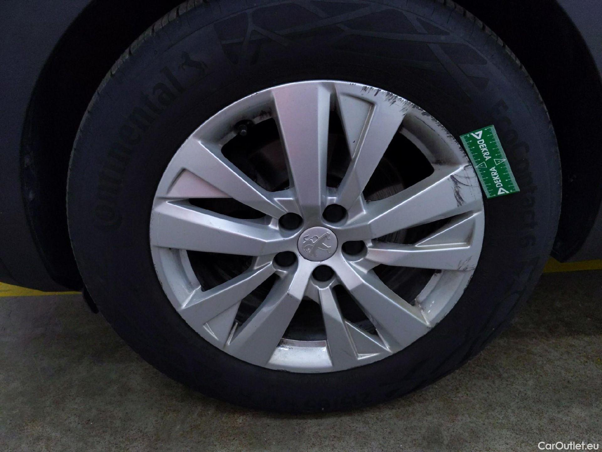  Peugeot  3008  Active Business 1.5 HDi 130CV BVA8 E6d #25