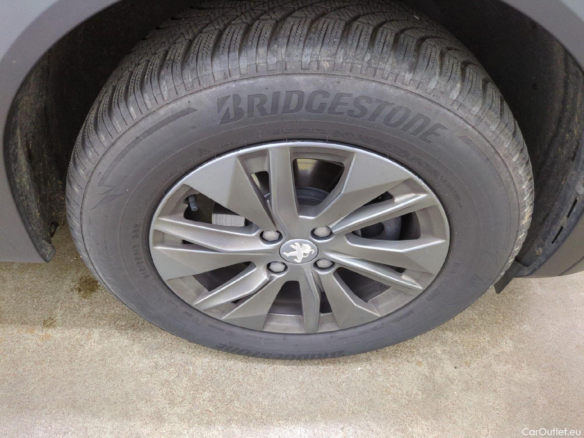  Peugeot  2008  Active Pack 1.2 PureTech 130CV BVA8 E6d #7