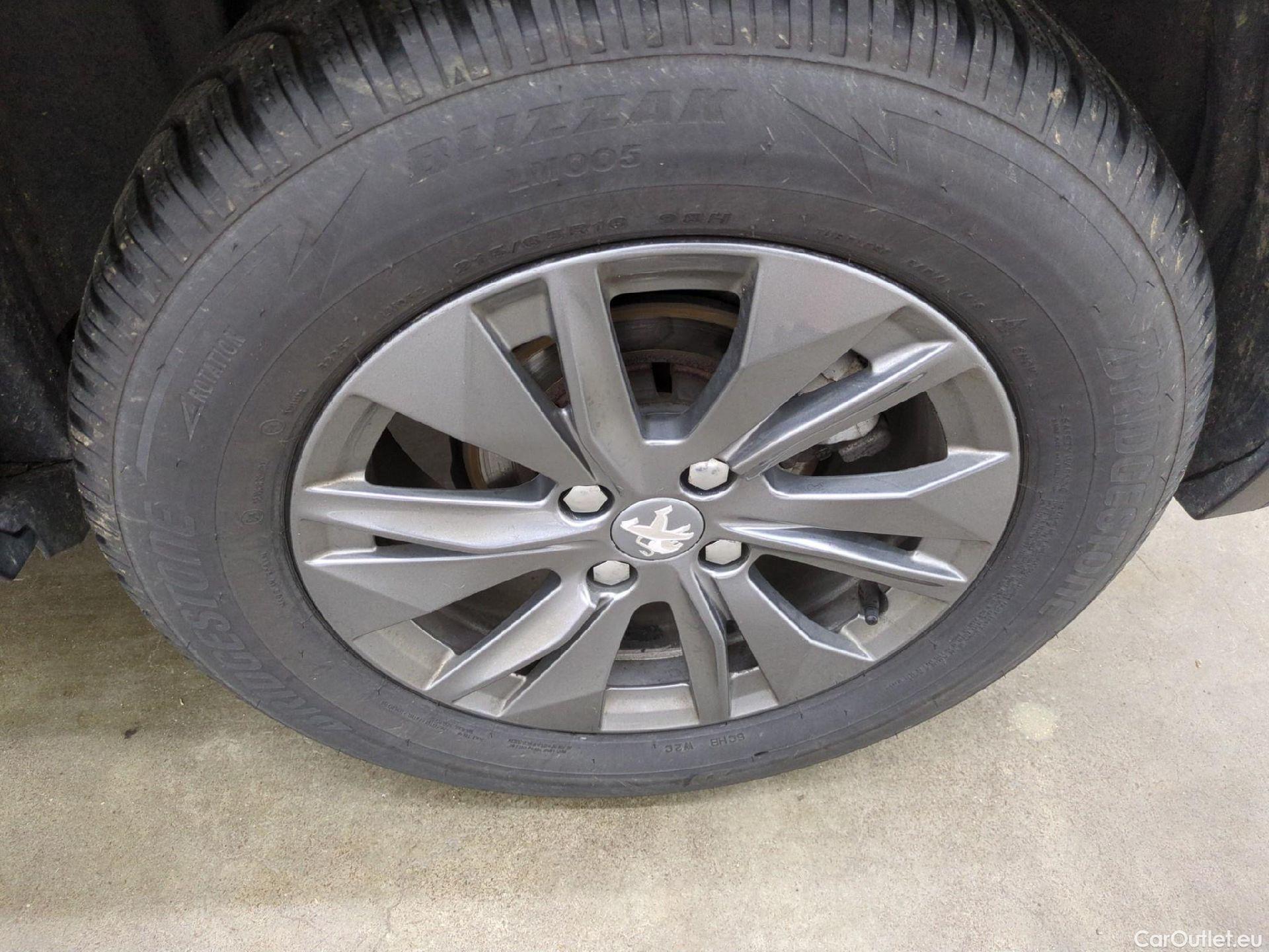  Peugeot  2008  Active Pack 1.2 PureTech 130CV BVA8 E6d #9