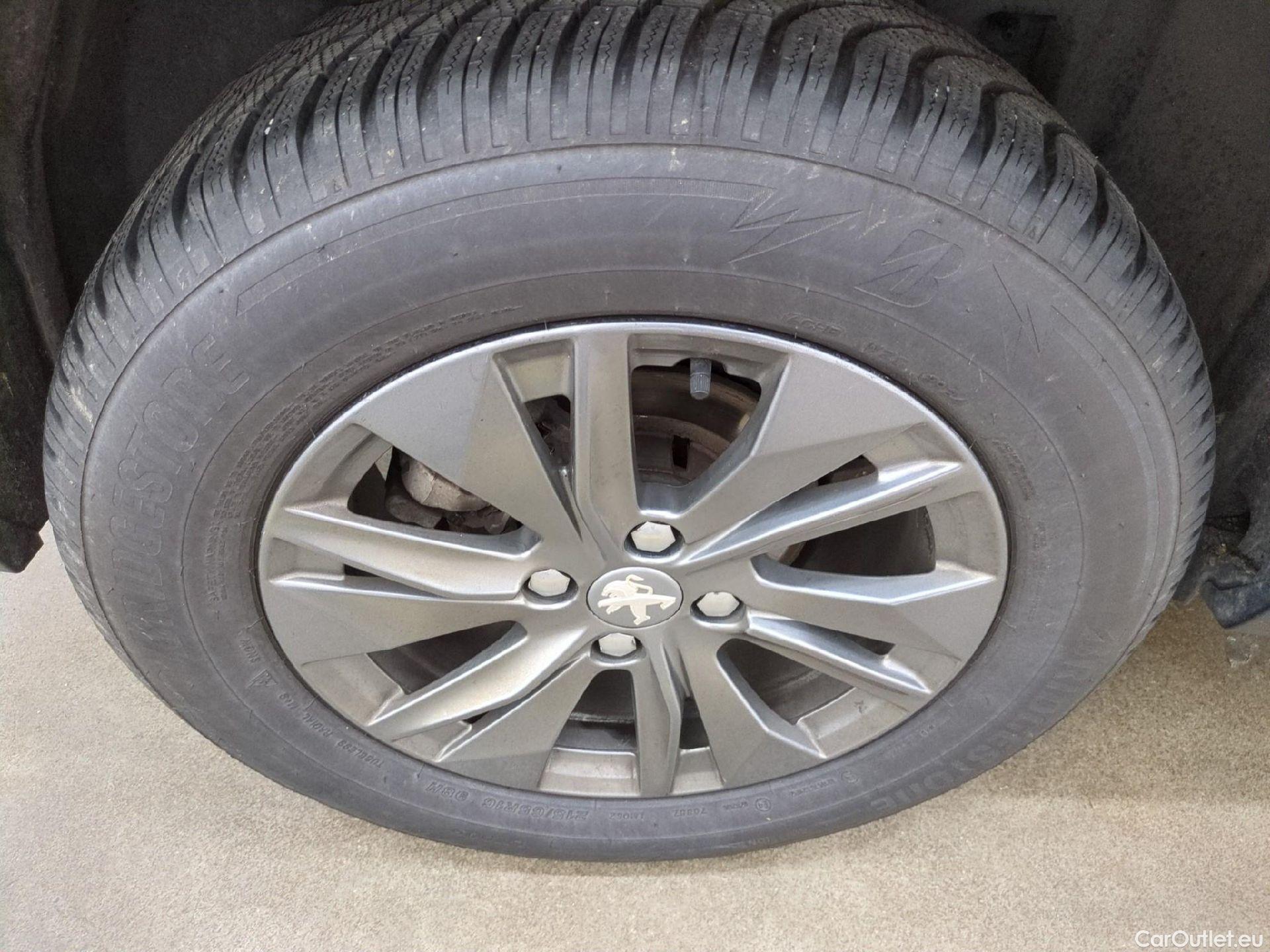  Peugeot  2008  Active Pack 1.2 PureTech 130CV BVA8 E6d #10