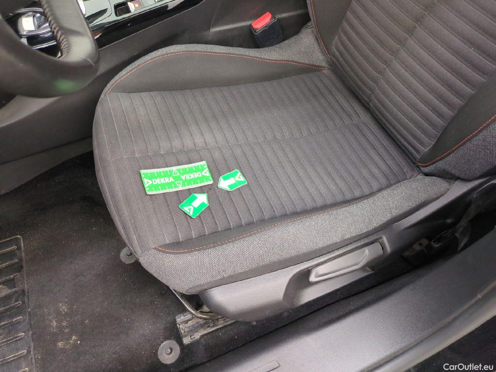  Peugeot  2008  Active Pack 1.2 PureTech 130CV BVA8 E6d #8