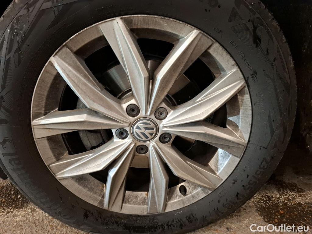  Volkswagen  Tiguan VOLKSWAGEN  / 2016 / 5P / SUV 2.0 TDI 150 DSG7 Carat #85
