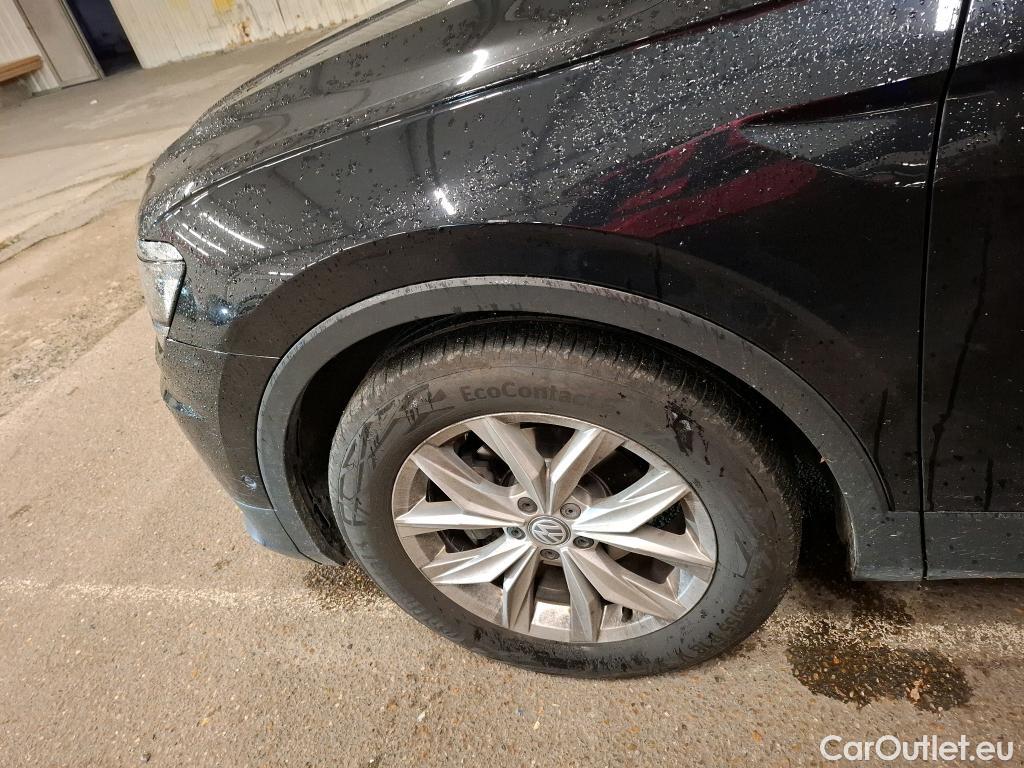  Volkswagen  Tiguan VOLKSWAGEN  / 2016 / 5P / SUV 2.0 TDI 150 DSG7 Carat #84