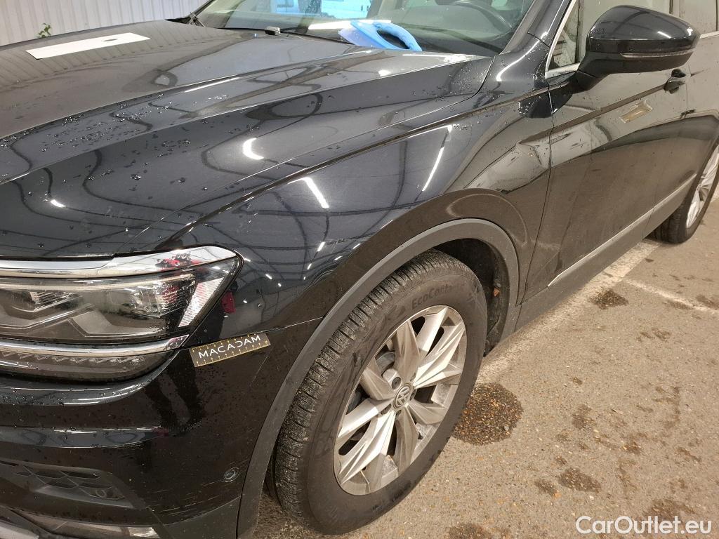  Volkswagen  Tiguan VOLKSWAGEN  / 2016 / 5P / SUV 2.0 TDI 150 DSG7 Carat #16