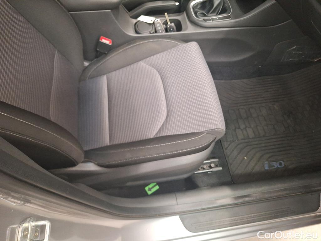  Hyundai  i30 1.5 110CP Comfort #1