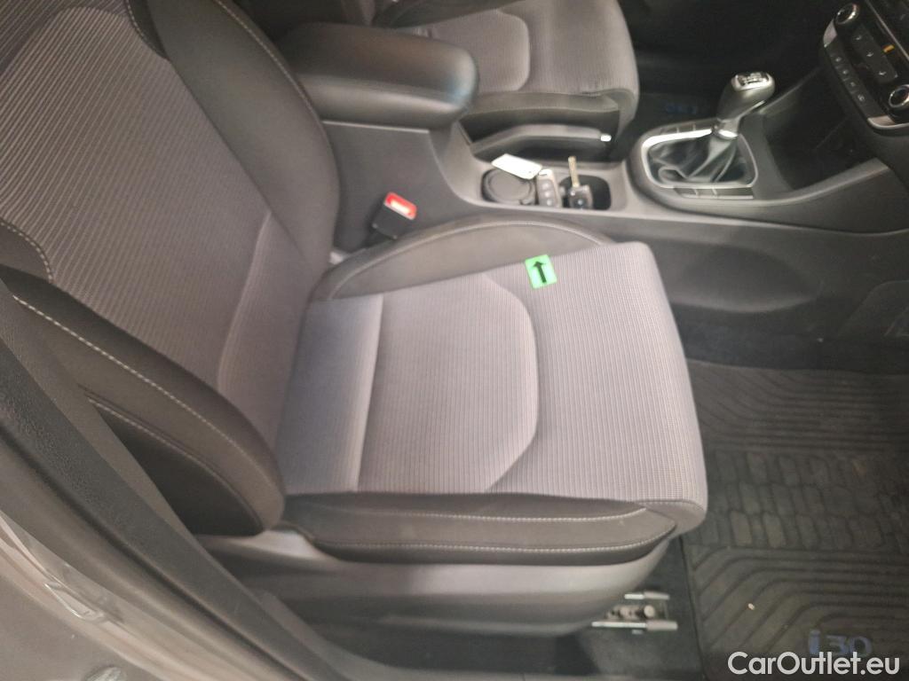  Hyundai  i30 1.5 110CP Comfort #15