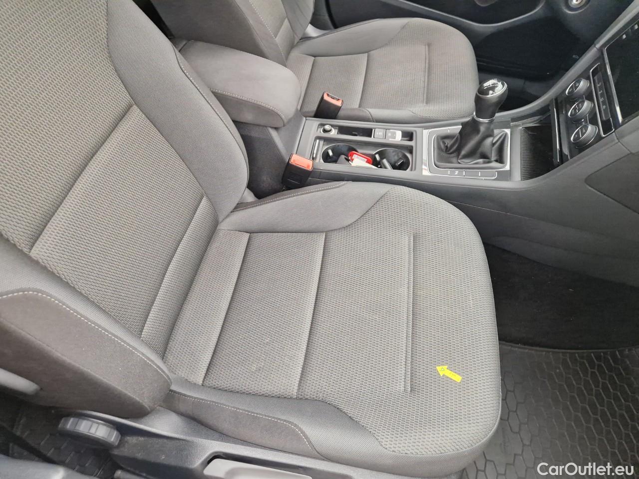  Volkswagen  Golf  1.0 TSI 115CP Comfortline #24
