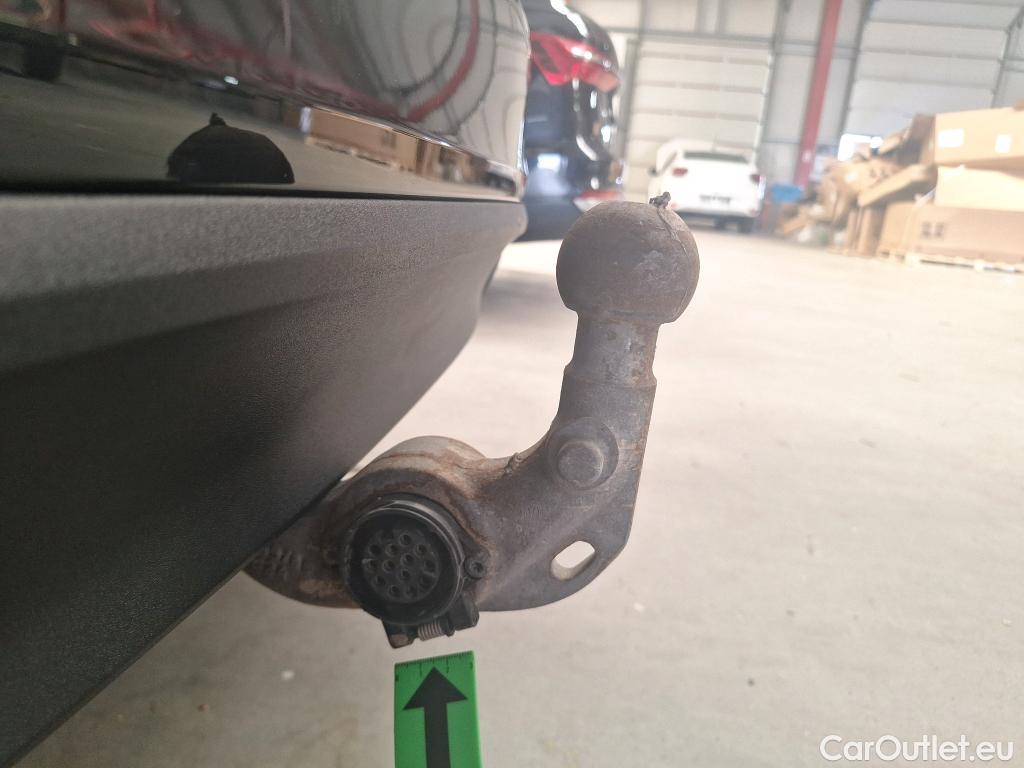 Volvo  V60 2.0 B4 D 197CP Momentum Pro AT8 #1
