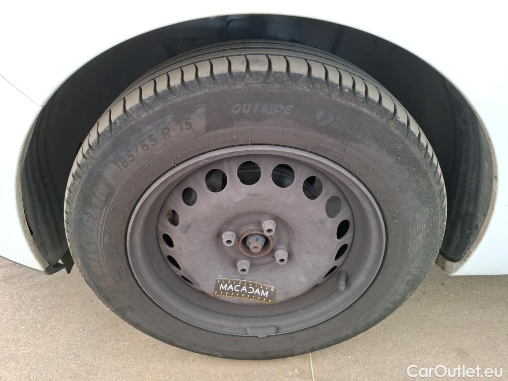  Renault  Clio  IV Air MediaNav 1.5 dCi 90CV BVM5 E6 #17