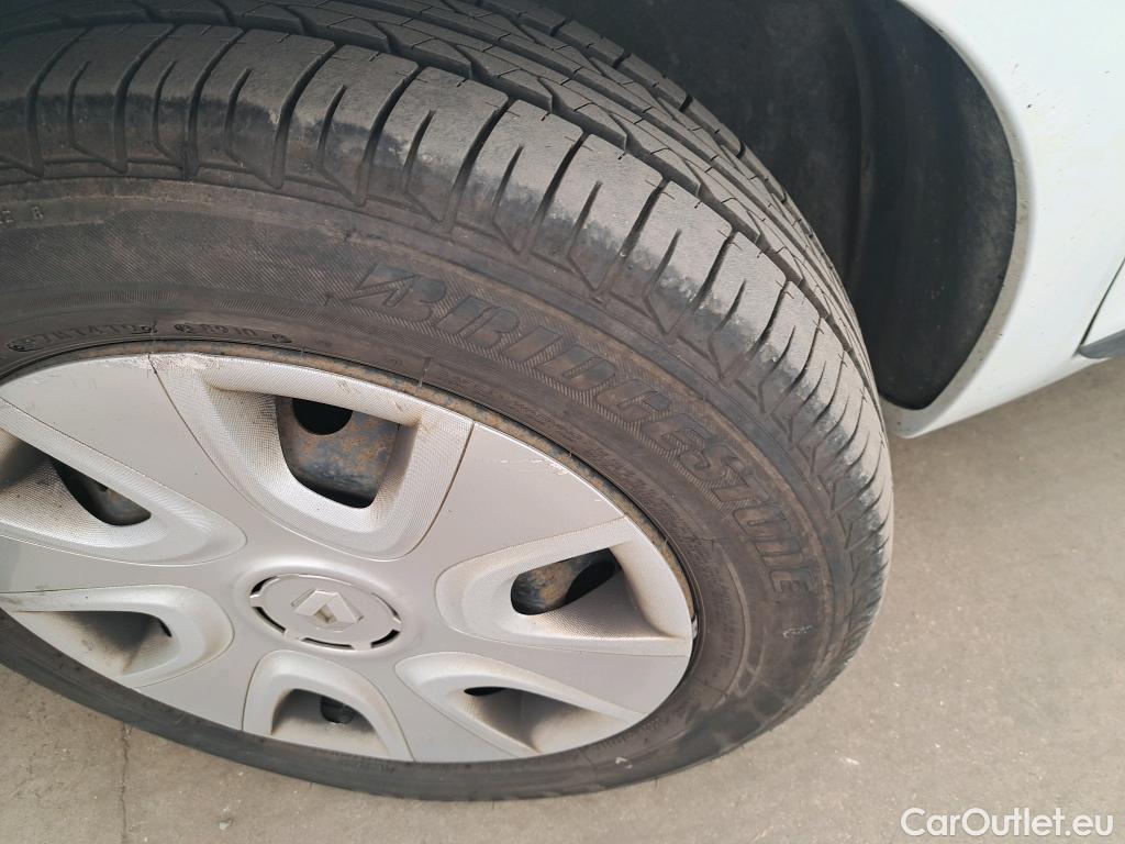  Renault  Clio  IV Air 1.5 dCi 75CV BVM5 E6 #27