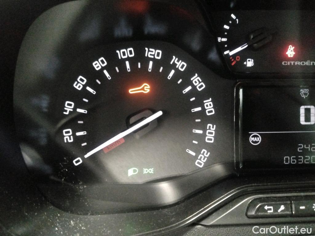  Citroen  C3 CITROEN  2016 5P Berline PureTech 82 BVM Feel Business #4