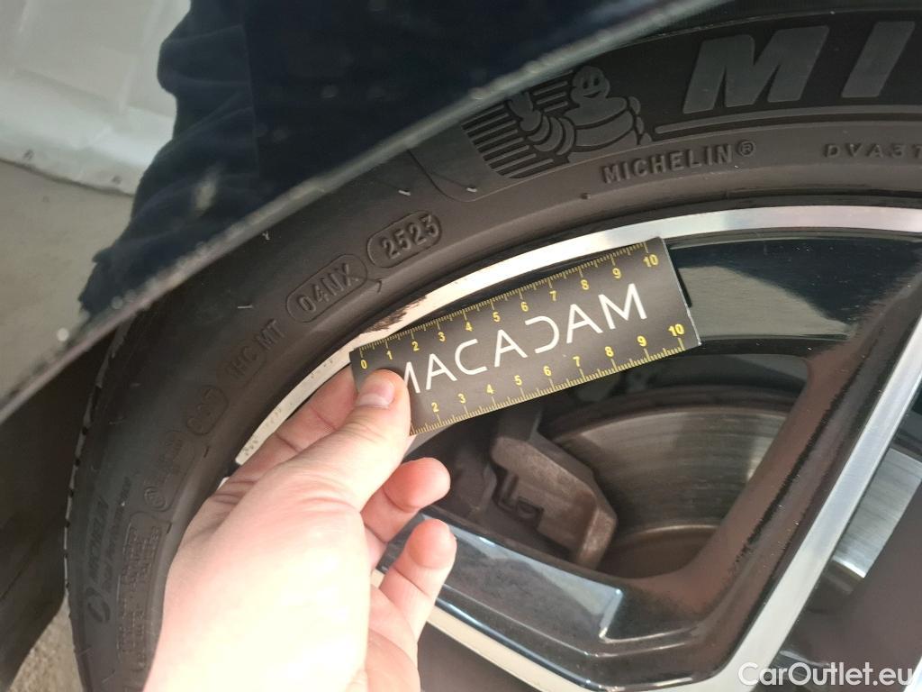  Mercedes  A-Klasse MERCEDES-BENZ Classe A 5p Berline A 200 d AMG Line 8G-DCT #33